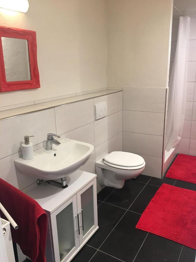 Mayen, Im Mohren, Privatzimmer Nr2, Waldrand, Nahe Nurburgring & Burg Eltz, Gemeinschaftsbad Екстериор снимка